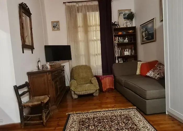 Petro's Antique House Kwatera prywatna *