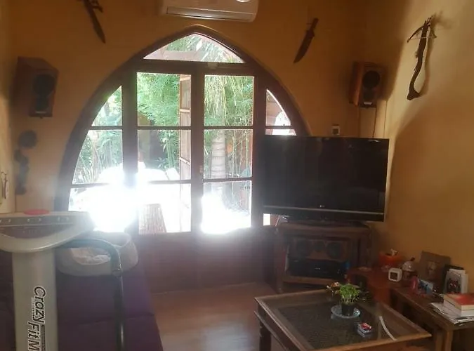 Petro's Antique House Kwatera prywatna *